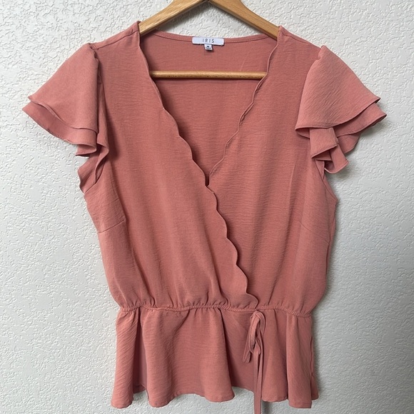 iris Tops - Iris Scalloped Blouse Peplum Top Pink size Medium